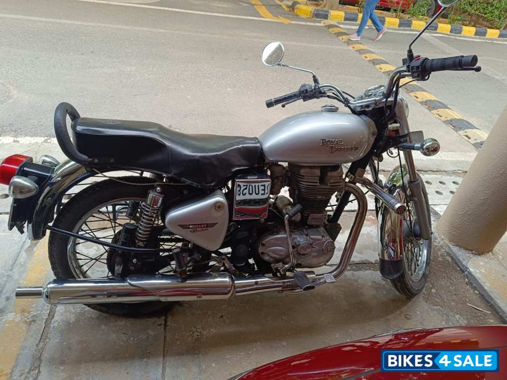 Silver Royal Enfield Bullet Electra Twinspark