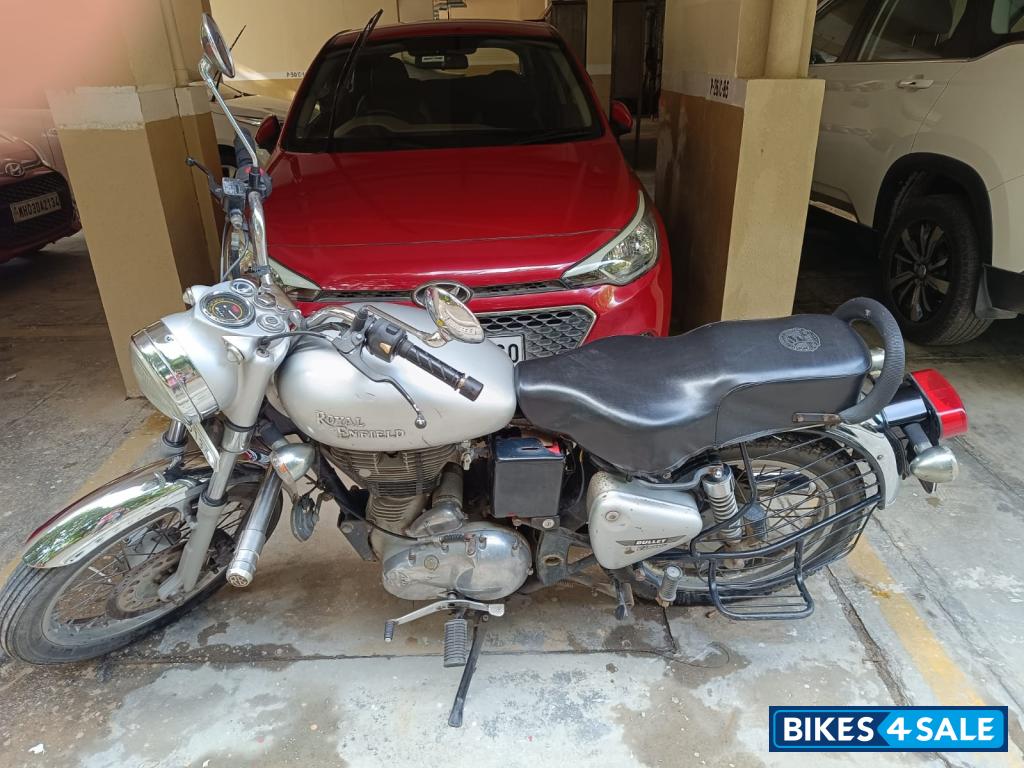 Silver Royal Enfield Bullet Electra Twinspark