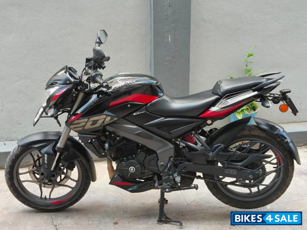 Black Bajaj Pulsar 200 NS ABS