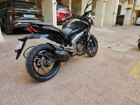 Black Bajaj Dominar 400