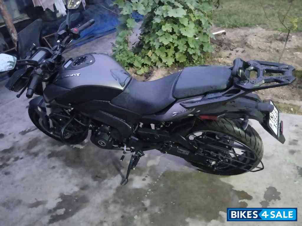 Charcoal Black Bajaj Dominar Dominor 400 2022
