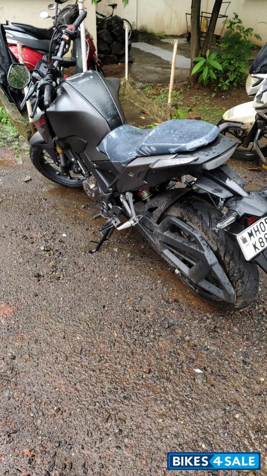 Honda CB300F Deluxe Pro