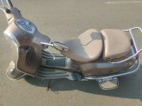 Vespa Elegante