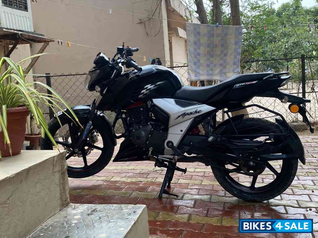 TVS Apache RTR 160 4V