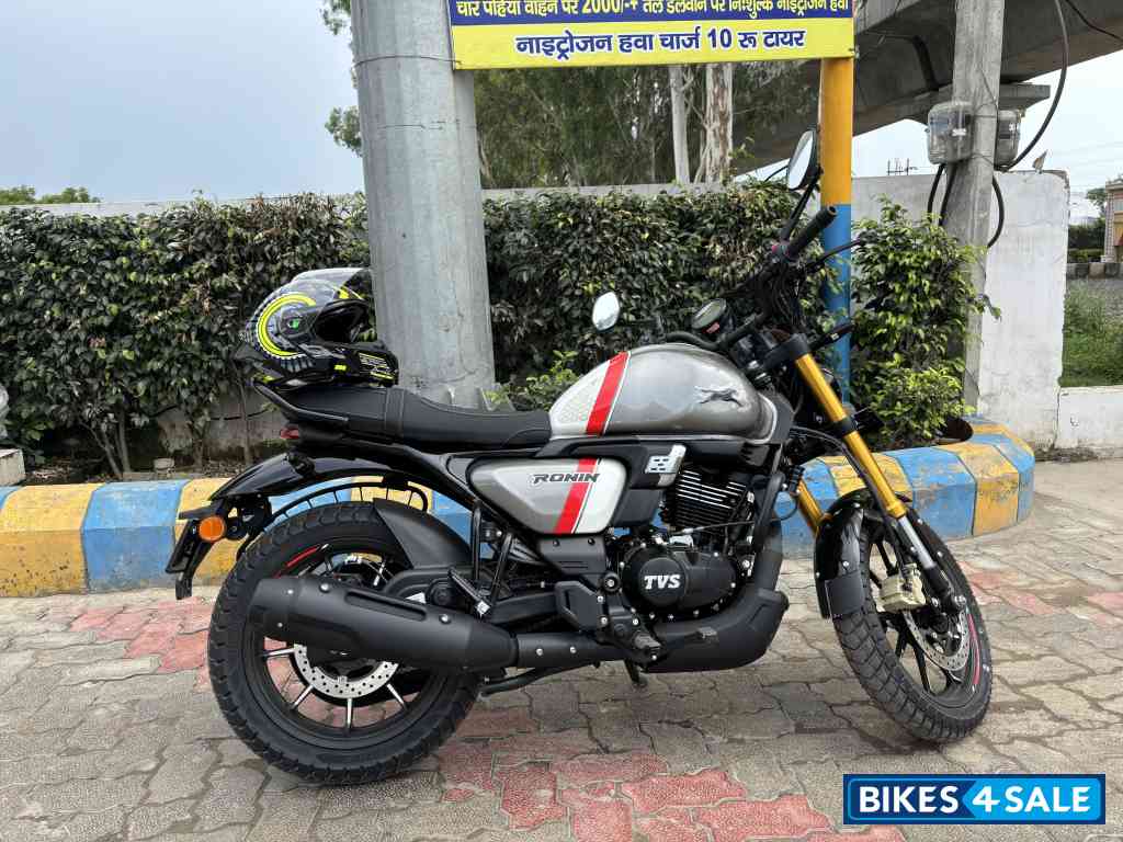 TVS Ronin TD Special Edition