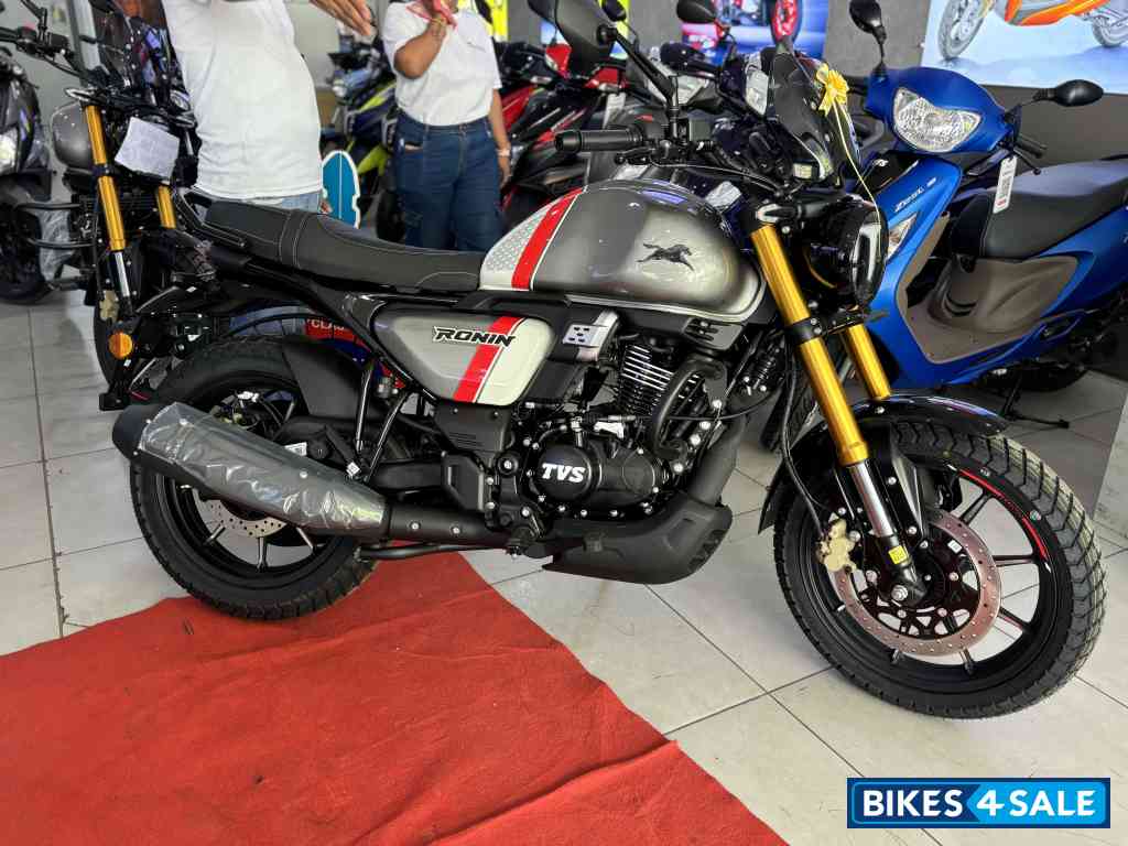 TVS Ronin TD Special Edition TVS Ronin TD Special Edition