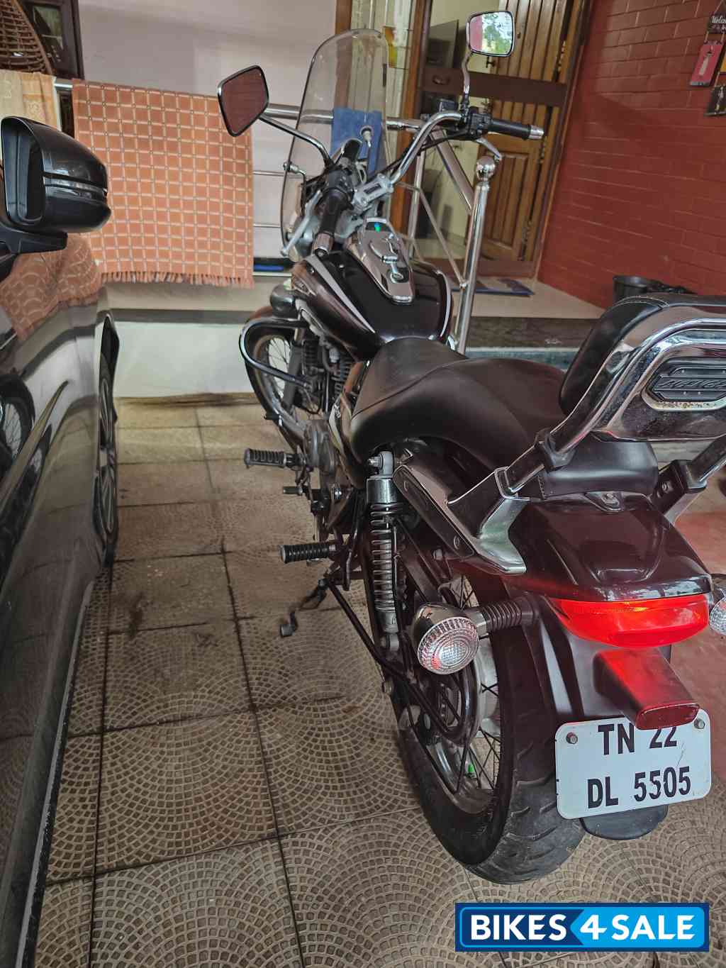 Black Bajaj Avenger Cruise 220 BS6