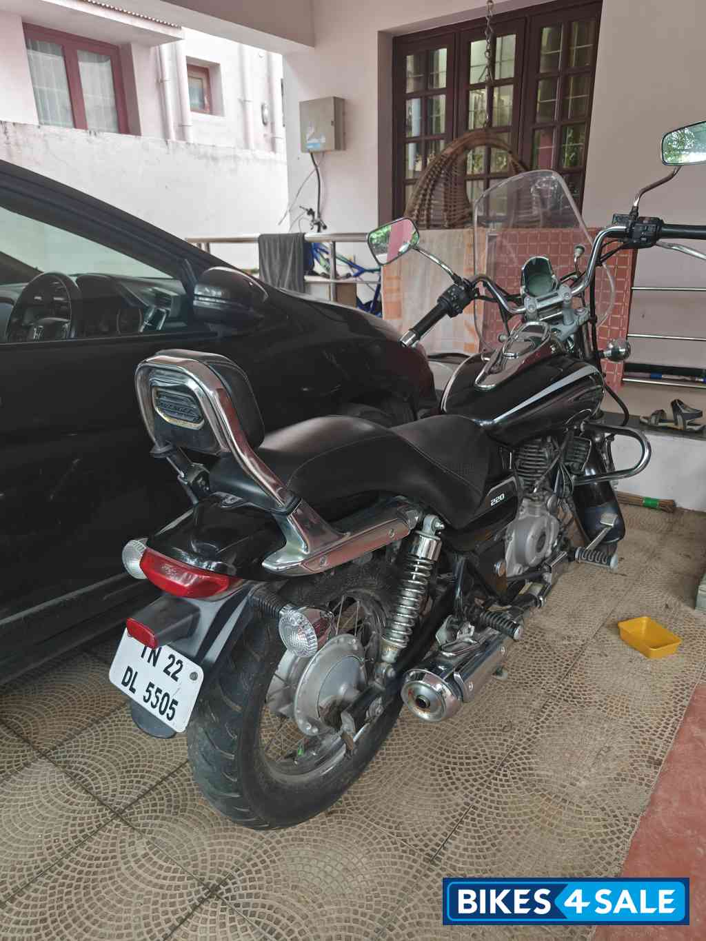 Black Bajaj Avenger Cruise 220 BS6