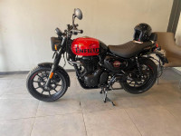 Red Royal Enfield Hunter 350 Metro