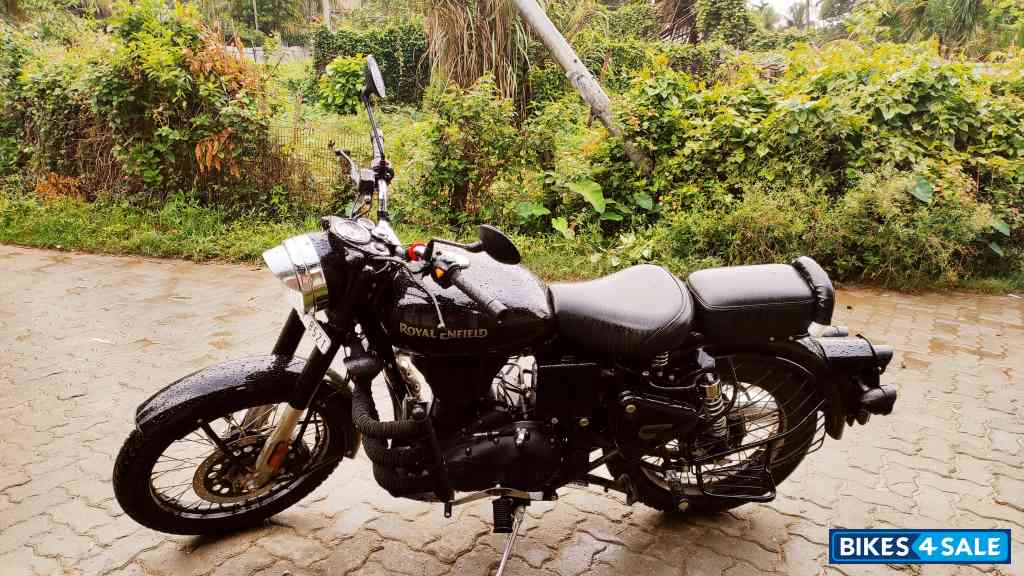 Black Pure Royal Enfield Classic 350 BS VI