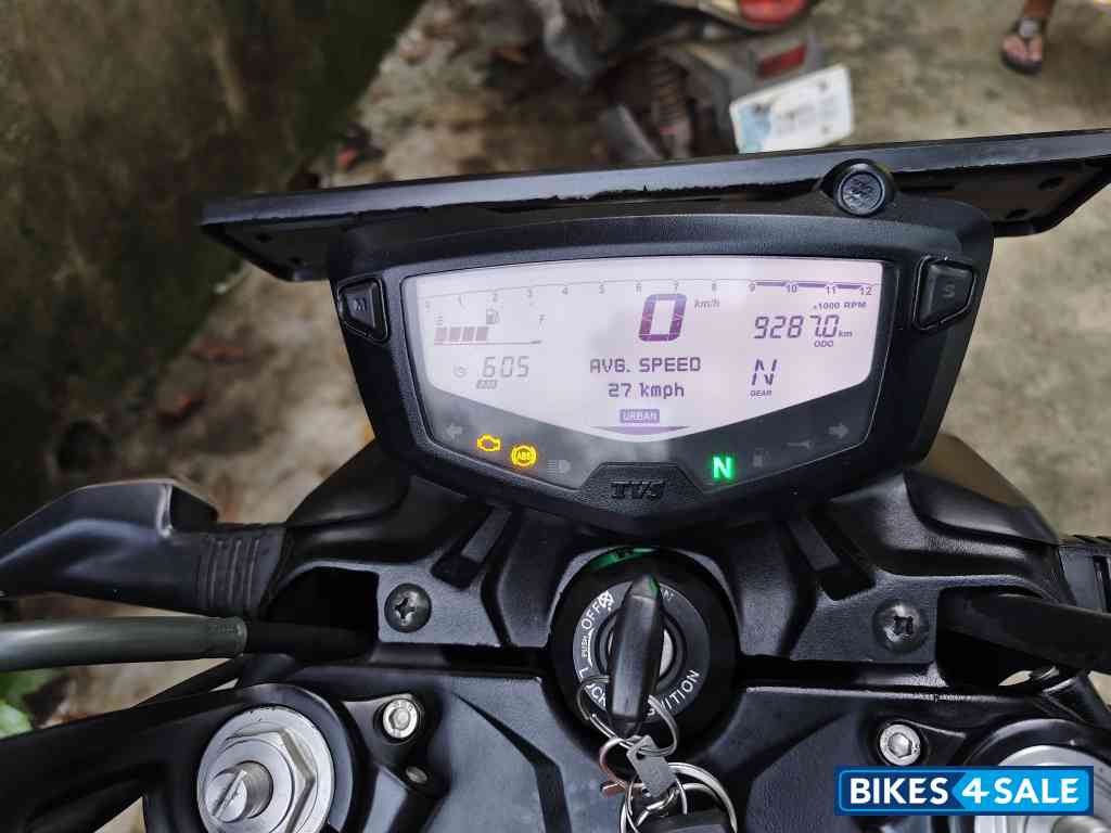 TVS Apache RTR 200 4V