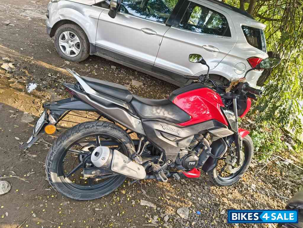 Red TVS Raider 125