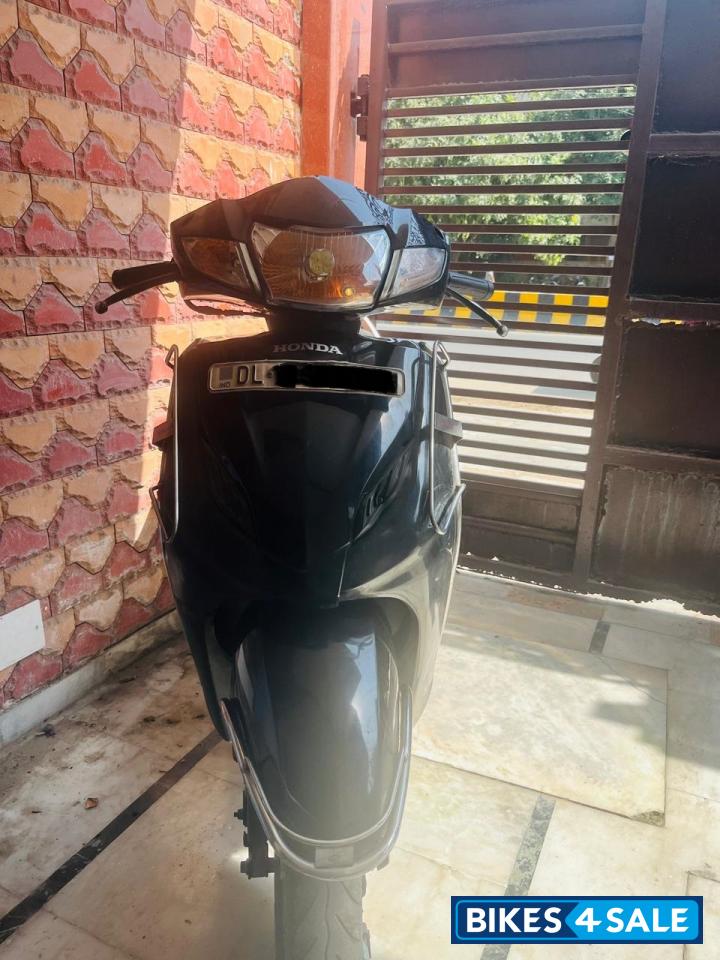 Black Honda Activa 4G