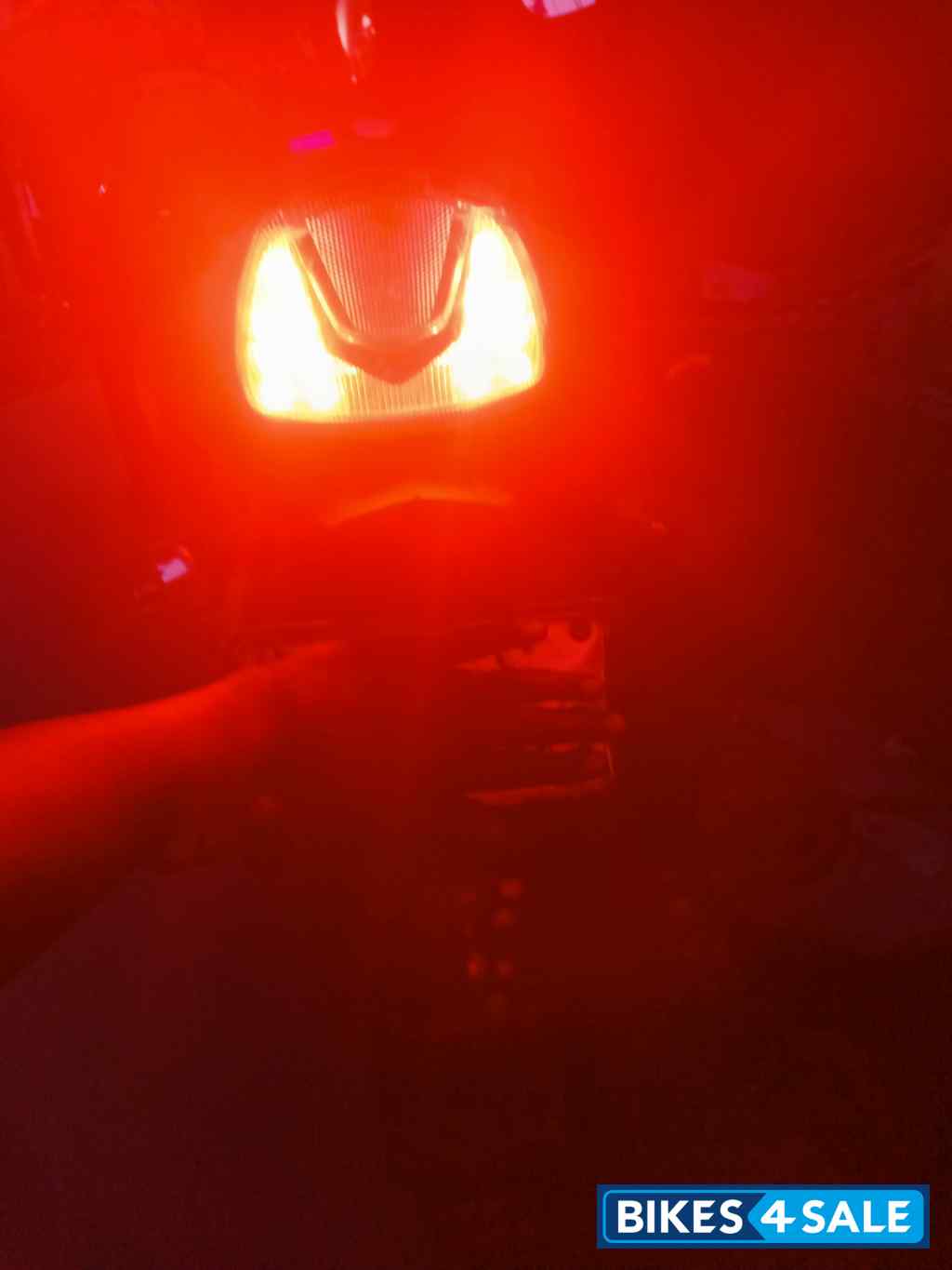 White TVS Apache RTR 180 ABS