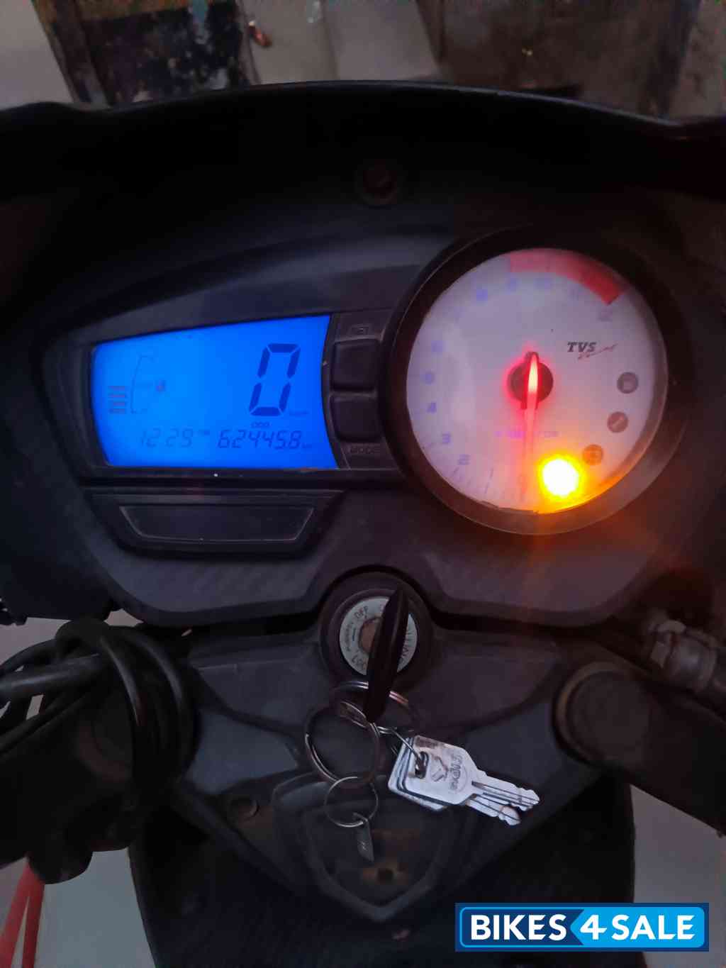 White TVS Apache RTR 180 ABS