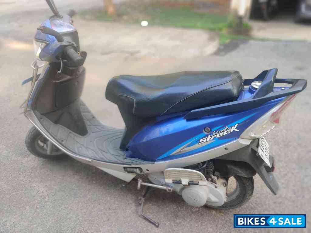 Blue TVS Scooty Streak