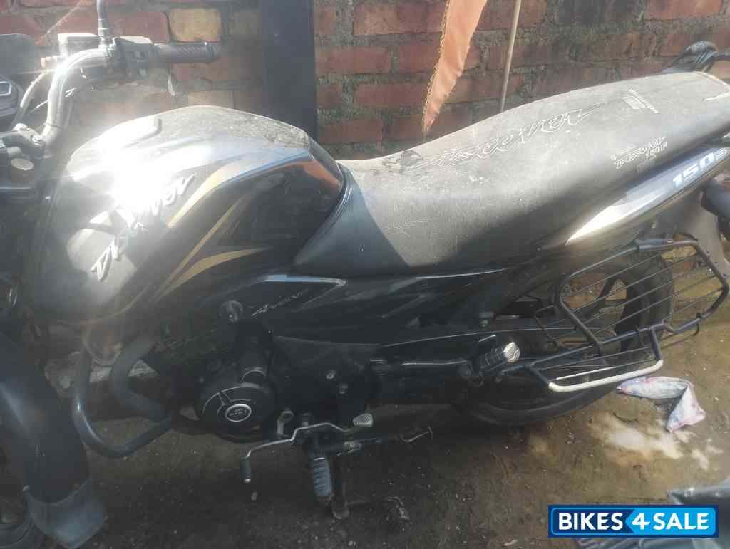 Bajaj Discover 150 S