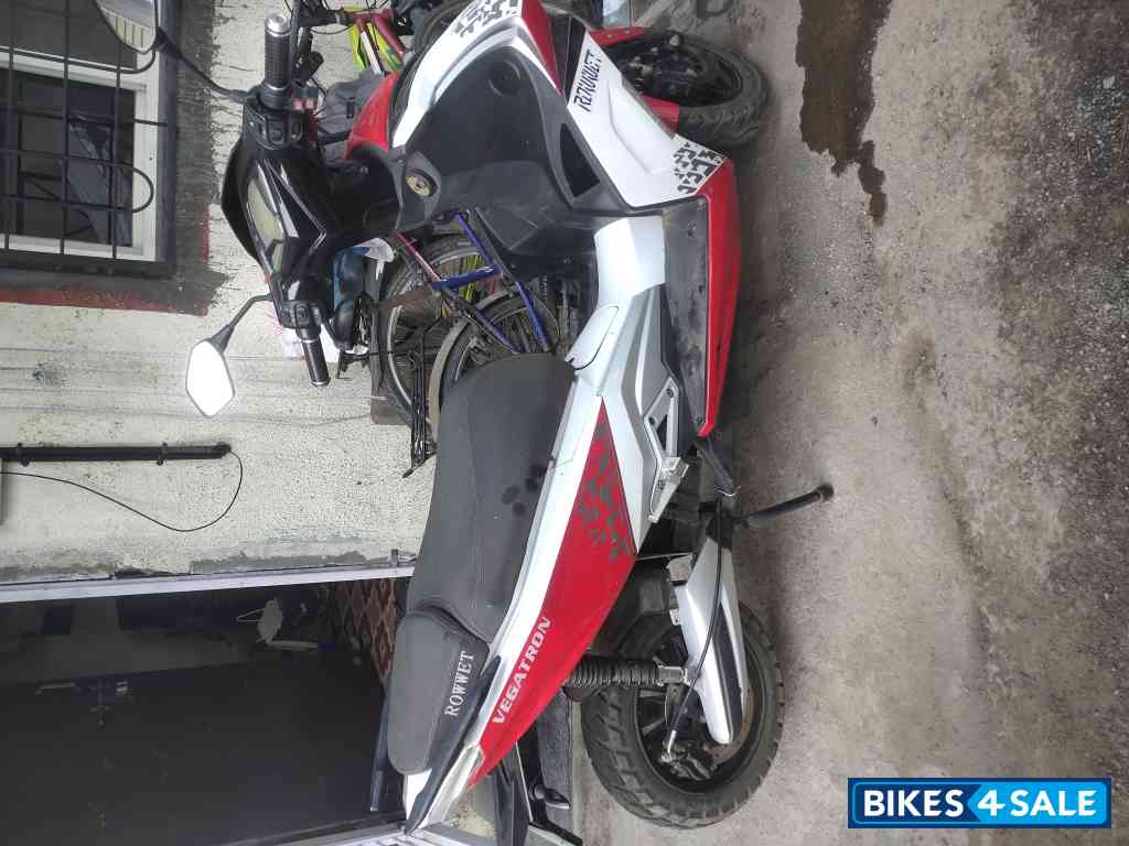 Red & White Rowwet Vegatron Lithium Battery