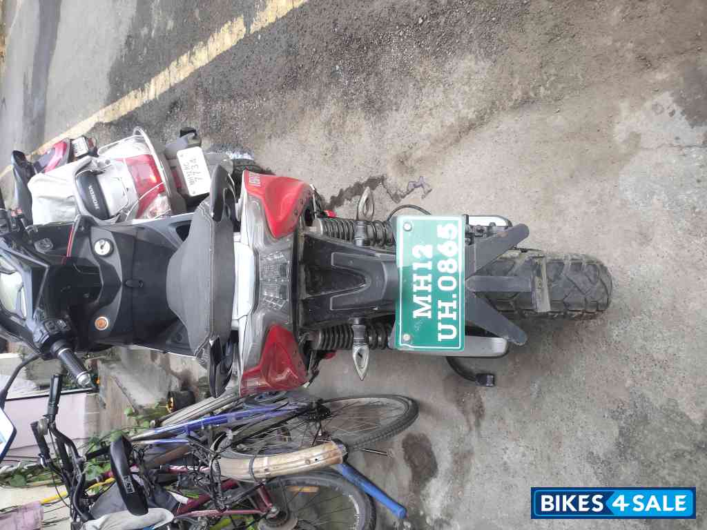 Red & White Rowwet Vegatron Lithium Battery