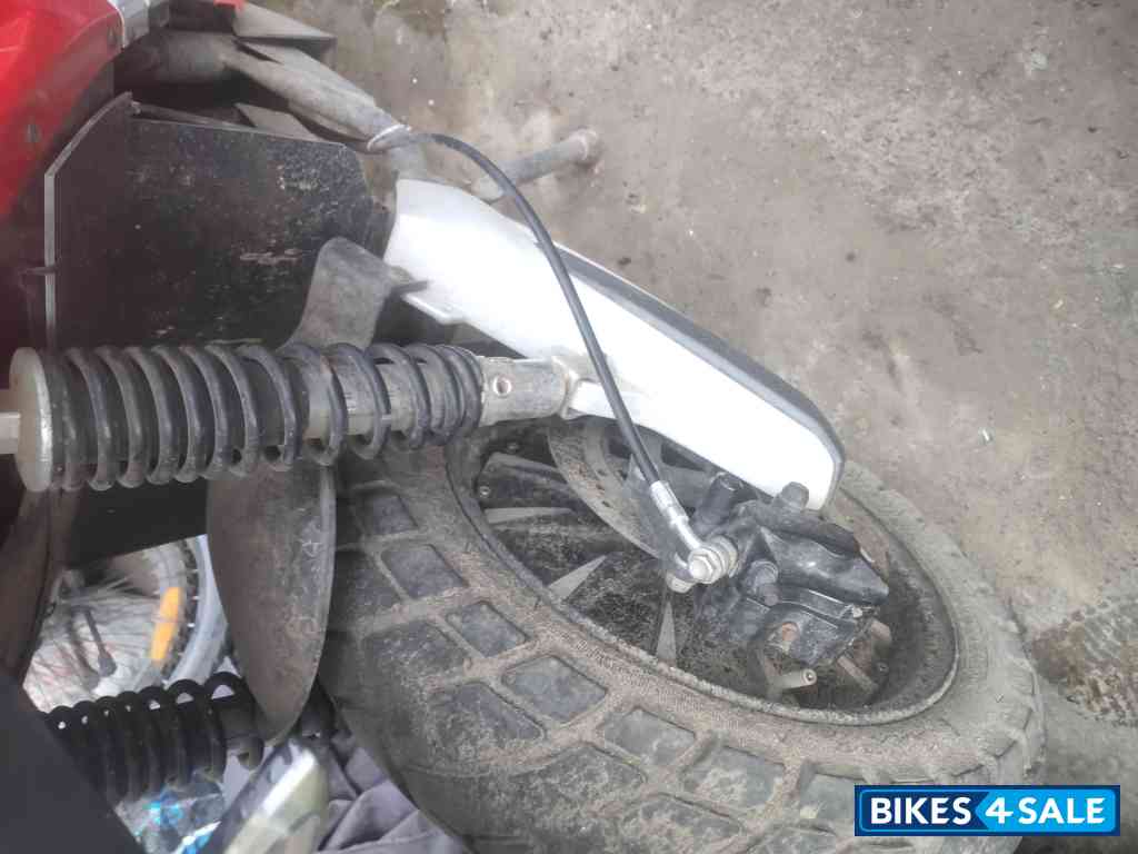 Red & White Rowwet Vegatron Lithium Battery