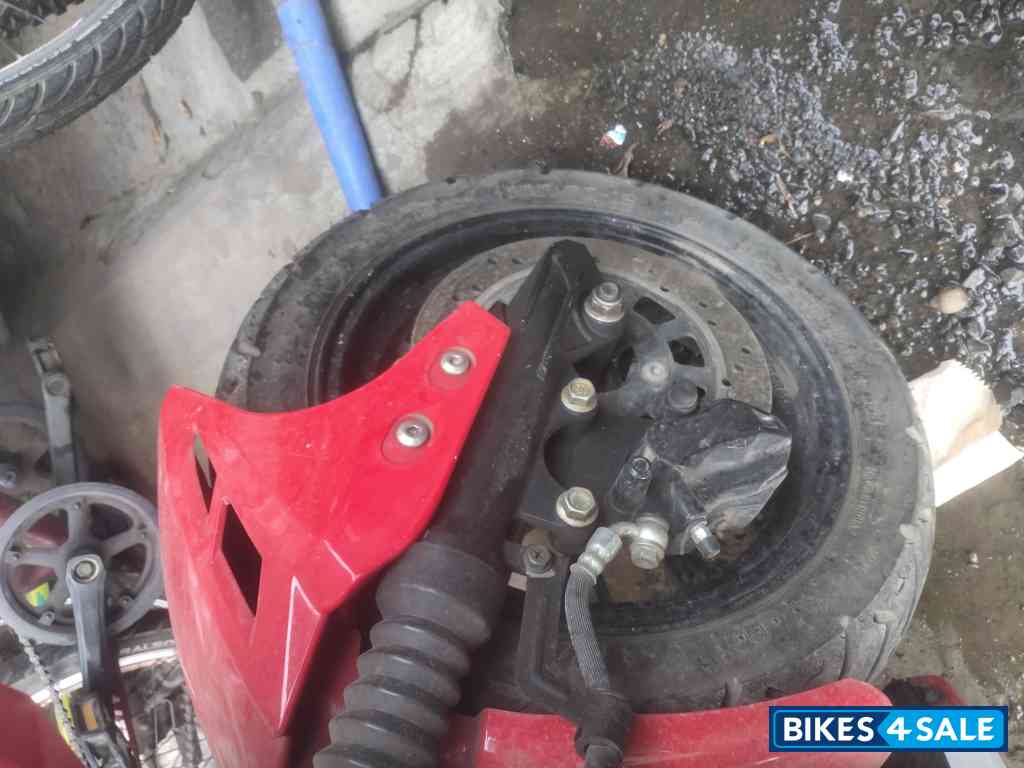 Red & White Rowwet Vegatron Lithium Battery