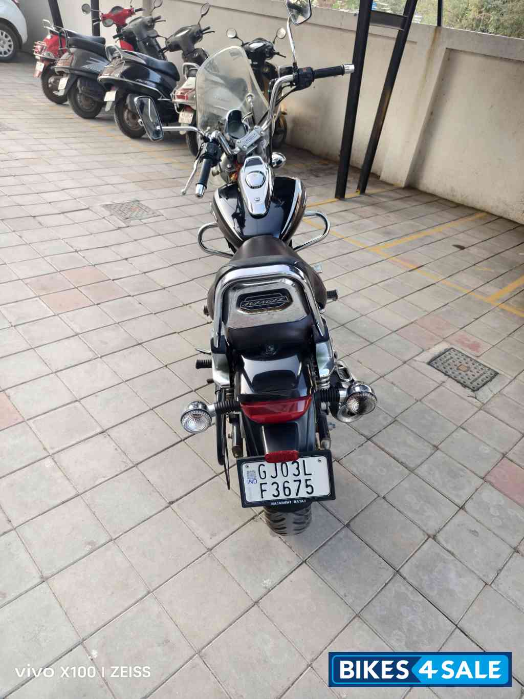 Black Bajaj Avenger Cruise 220 BS6