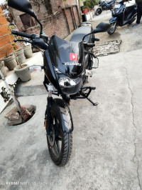 Black Bajaj Pulsar 125 Neon BS6