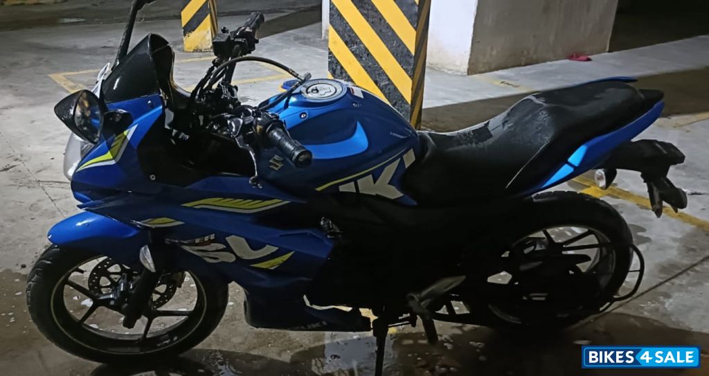 Blue Suzuki Gixxer 150
