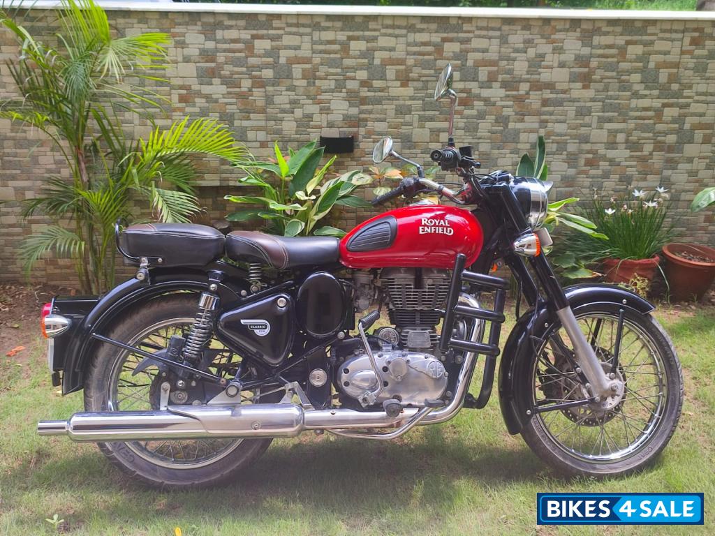 Royal Enfield Classic 350 Redditch Red