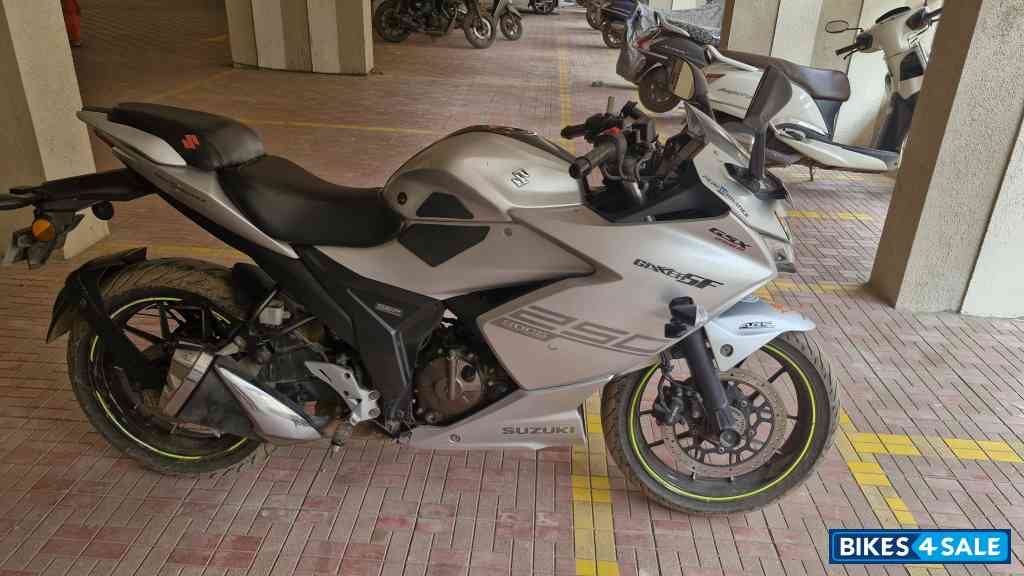 Suzuki Gixxer SF 250 Suzuki Gixxer SF 250