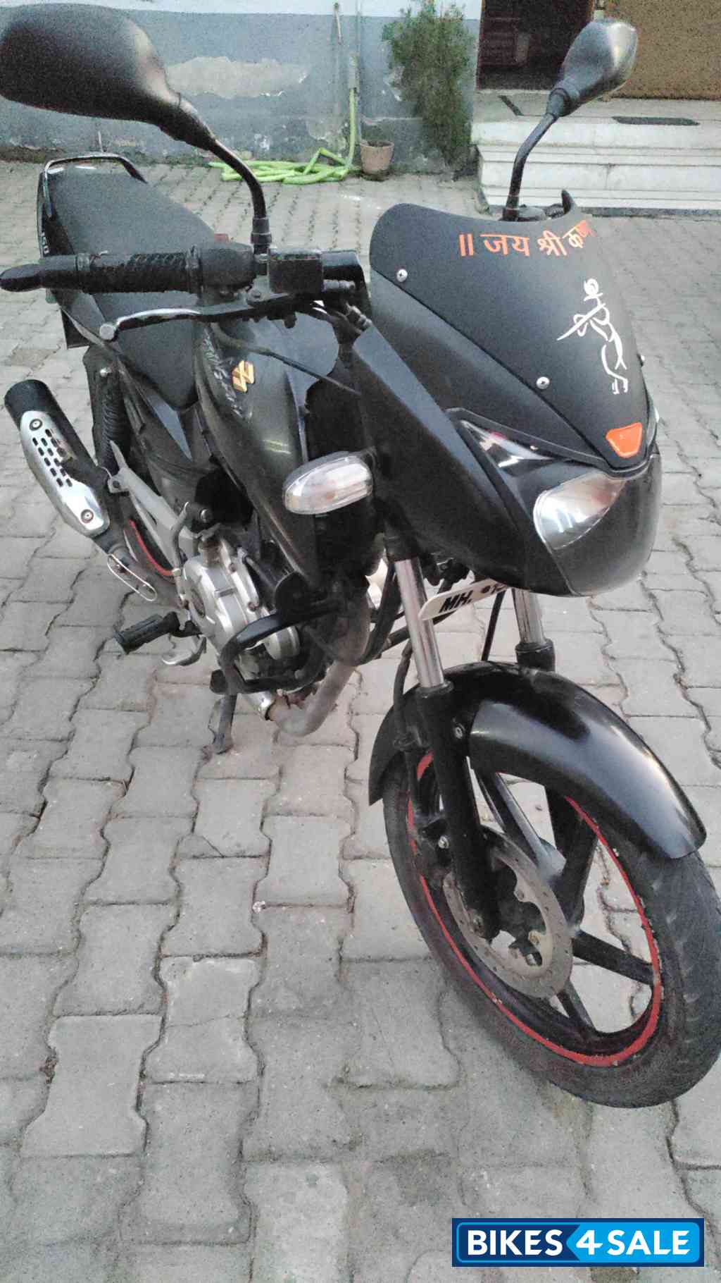 Black Bajaj Pulsar 150