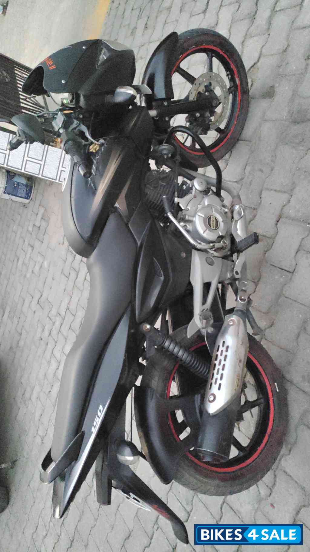 Black Bajaj Pulsar 150