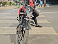 Red Bajaj Pulsar NS125 2022
