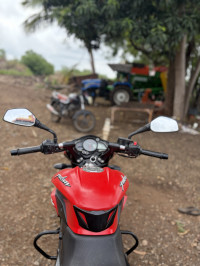 Red Bajaj Pulsar NS125 2022