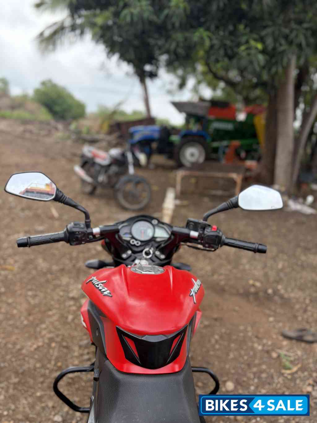 Red Bajaj Pulsar NS125 2022