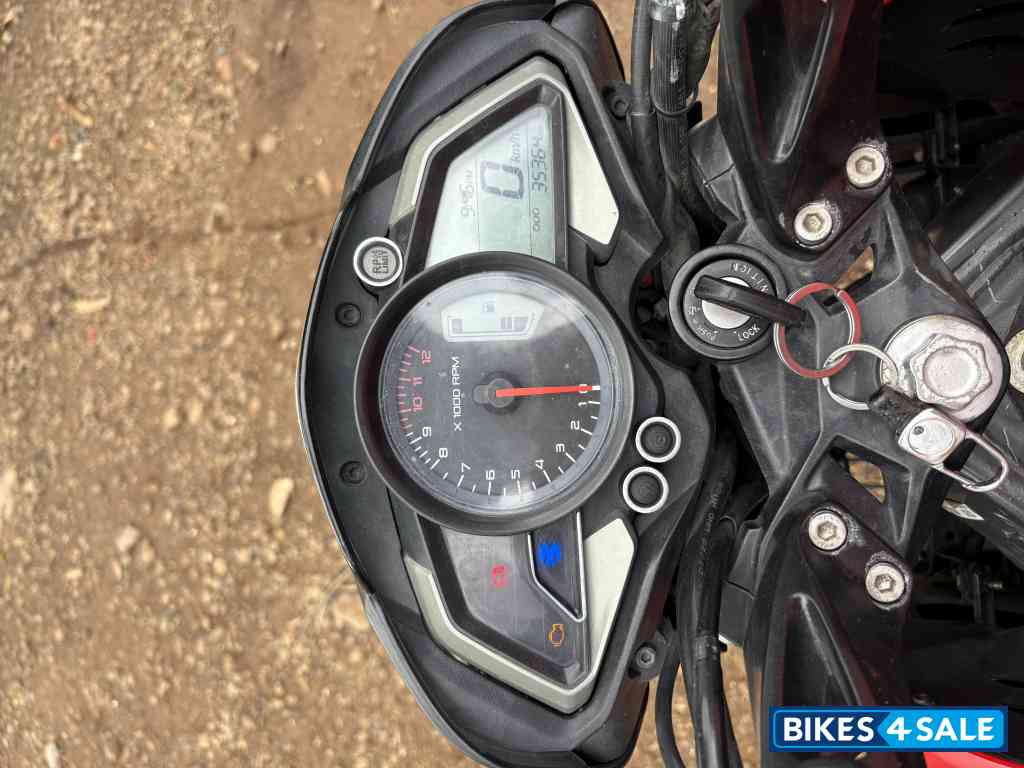 Red Bajaj Pulsar NS125 2022