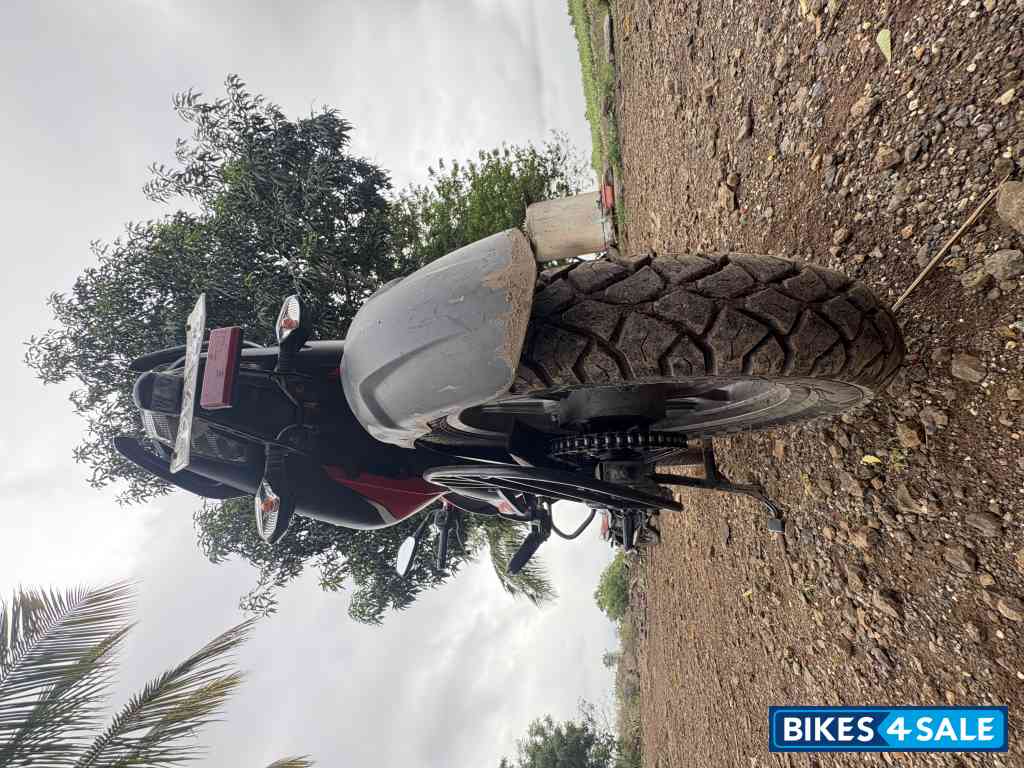 Red Bajaj Pulsar NS125 2022