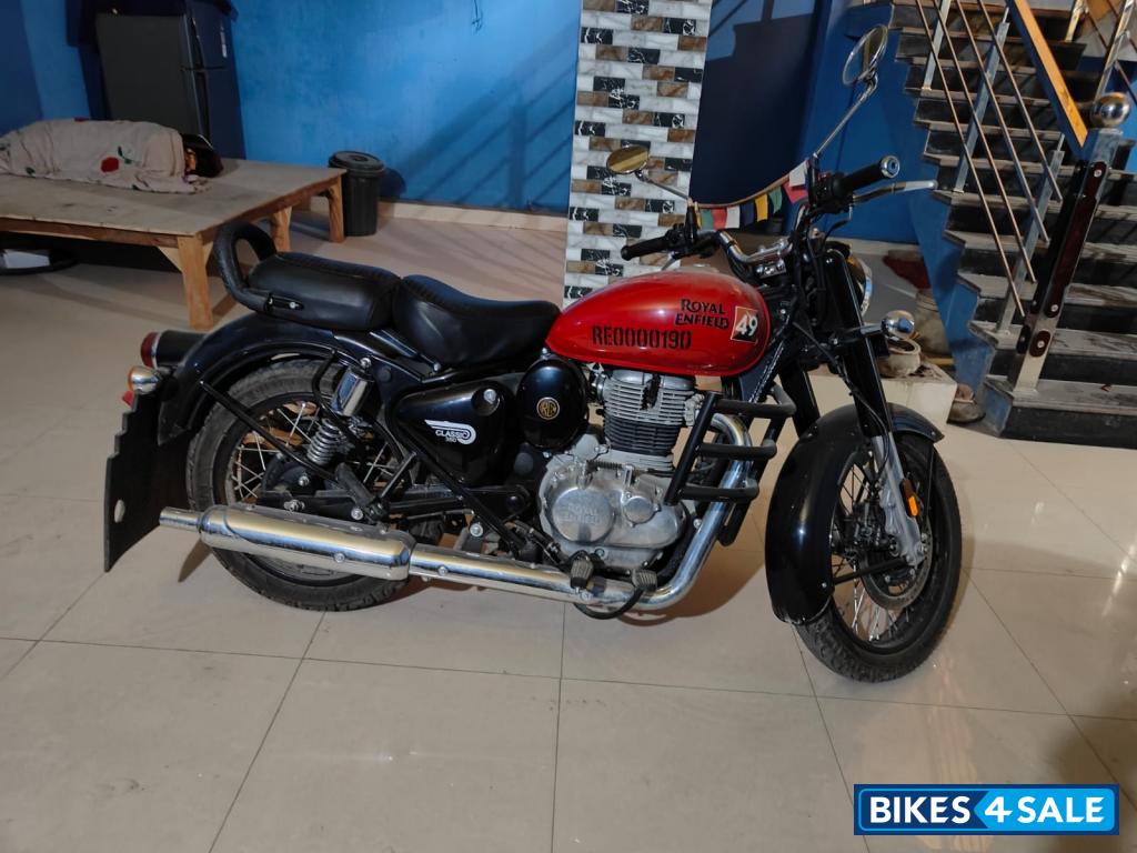 Red Royal Enfield Classic 350 Redditch Red Red Royal Enfield Classic 350 Redditch Red