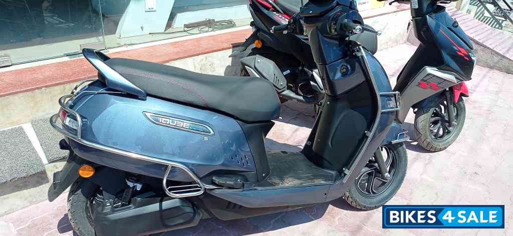 Matt Grey TVS iQube S