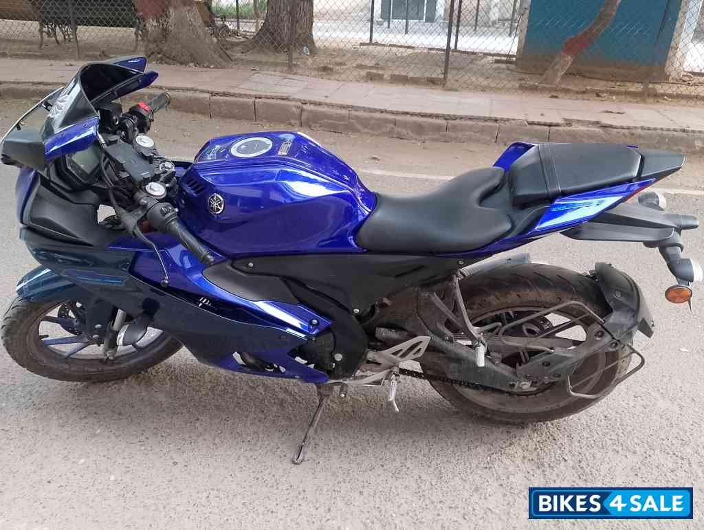 Blue Yamaha R15 V4