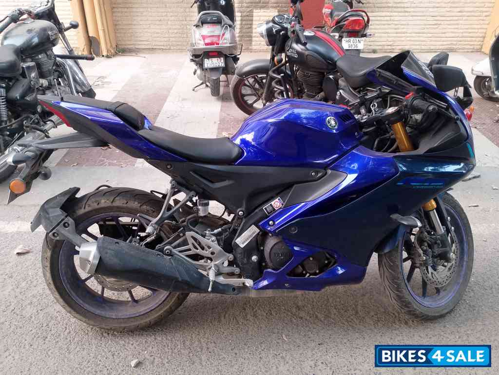 Blue Yamaha R15 V4 Blue Yamaha R15 V4