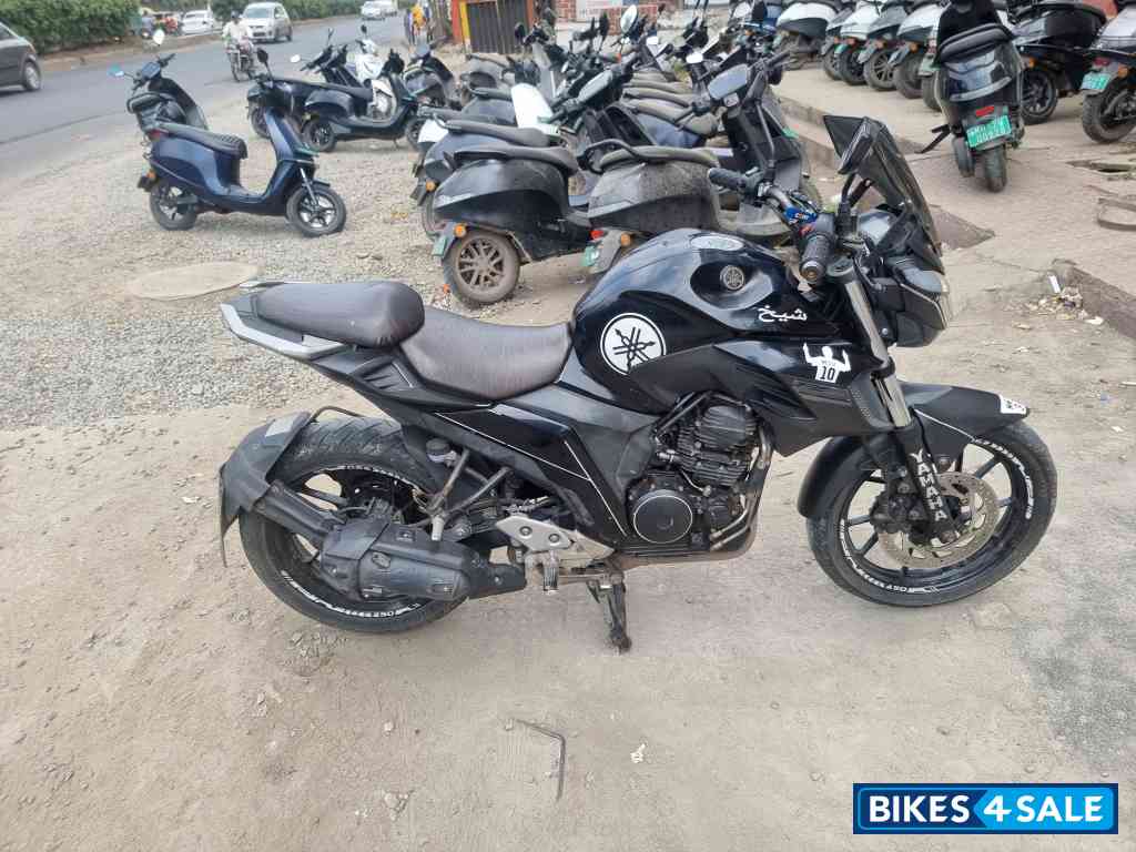 Yamaha FZ25