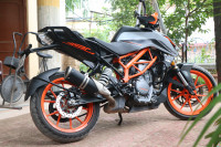 Silver Metallic KTM Duke 390 BS6
