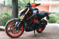 Silver Metallic KTM Duke 390 BS6