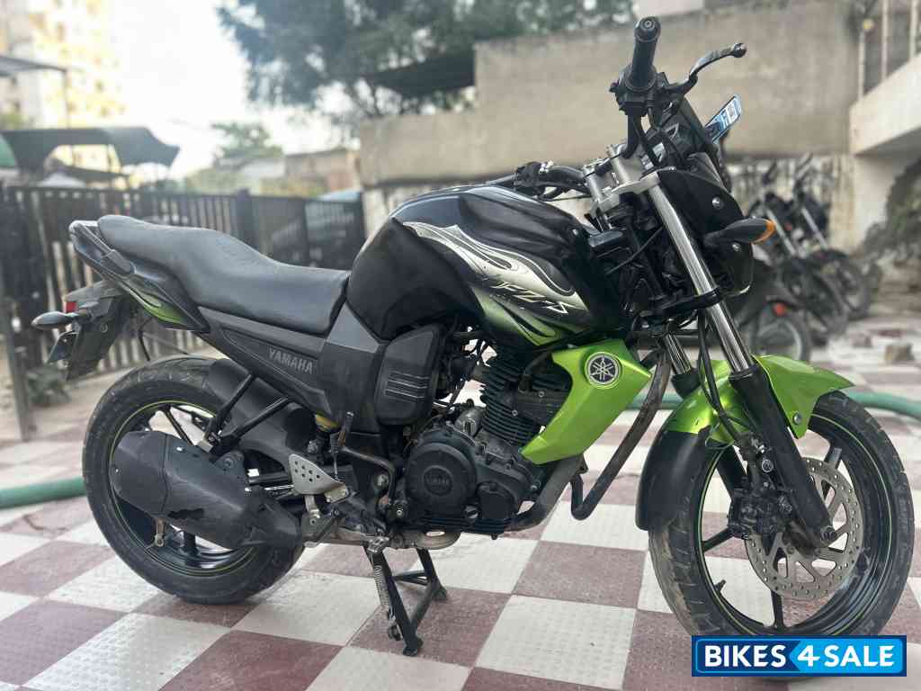Black Green Yamaha FZ-S