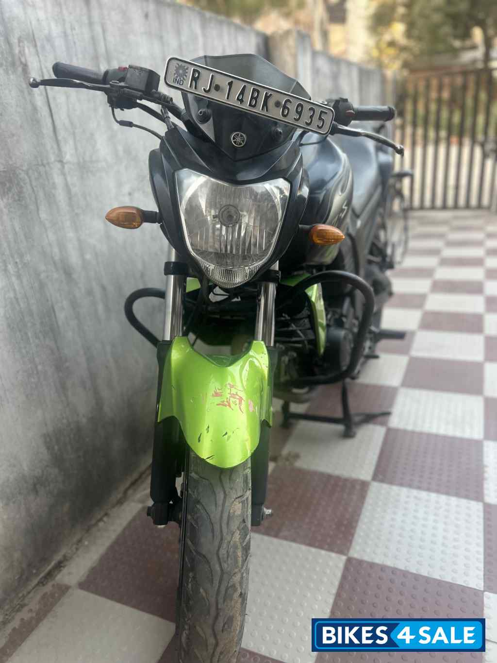 Black Green Yamaha FZ-S