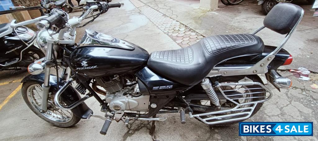 Beautiful Black Bajaj Avenger Cruise 220