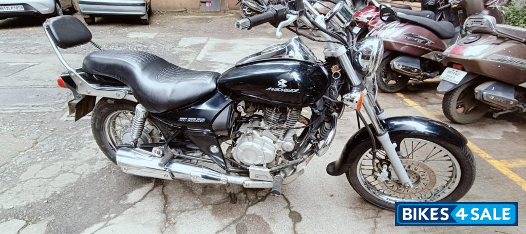 Beautiful Black Bajaj Avenger Cruise 220
