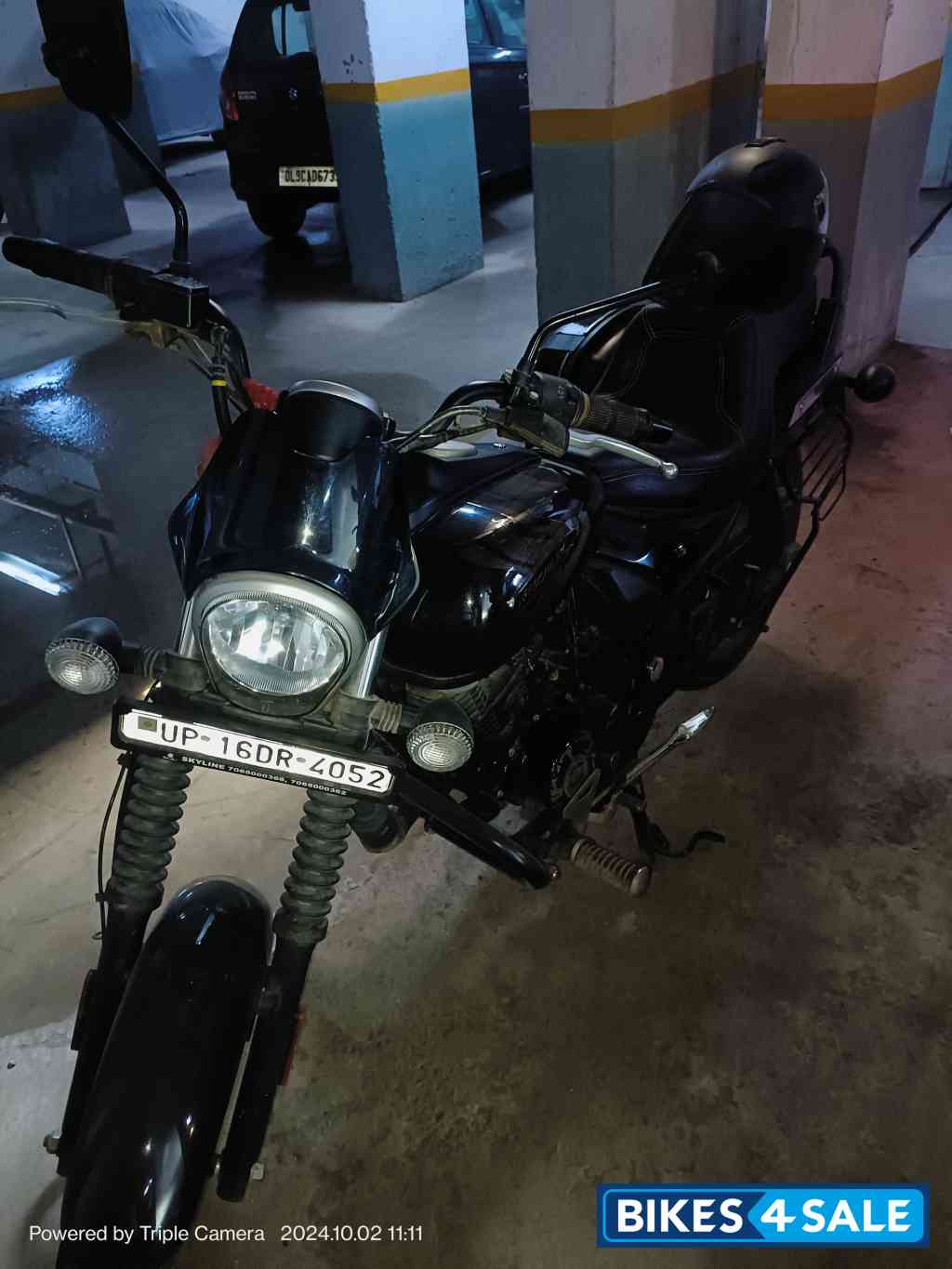 Black Bajaj Avenger Street 160 BS6