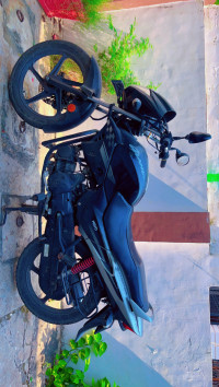 Black Hero Glamour 125 Disc